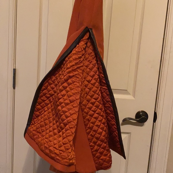 Gilli Cape - Picture 7 of 7